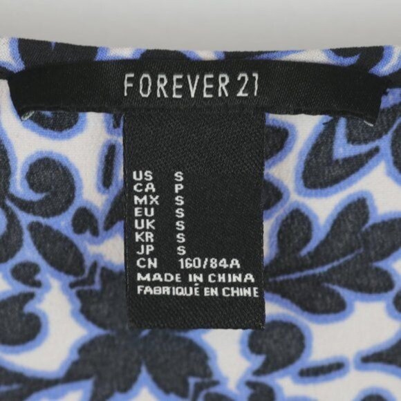 Forever 21 Women's Small Blue White Floral Scoop Neck Flutter Sleeve Blouse - Picture 6 of 7